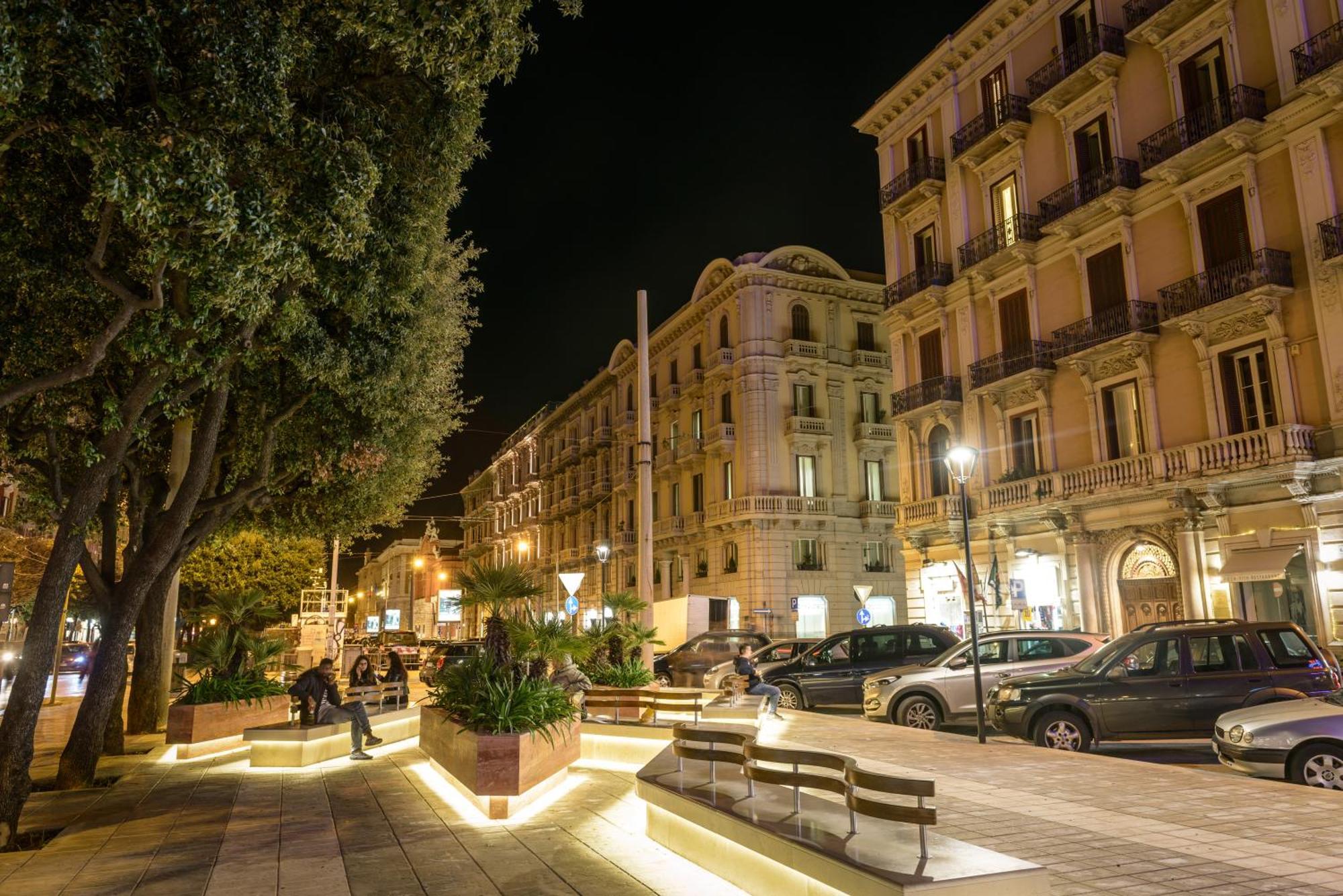 Art View Luxury Apartment Bari Extérieur photo